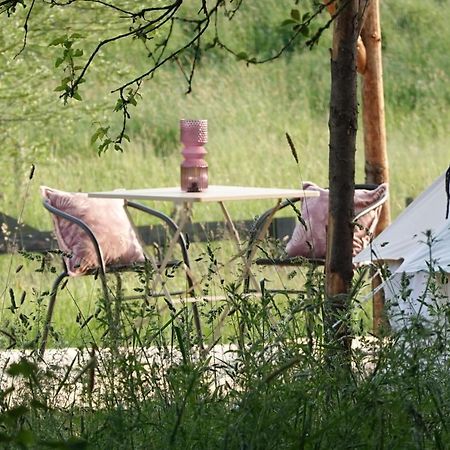 Отель Glamping Du Moulin Бастонь Экстерьер фото